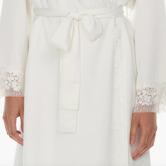 Flora Nikrooz Showstopper Long Robe in Ivory/White - Picture 3 of 3